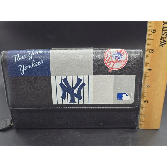 Bradford Exchange NY YANKEES Women’s Large Wallet Zip Snap Closure Clutch *Flaws - Picture 5 of 13